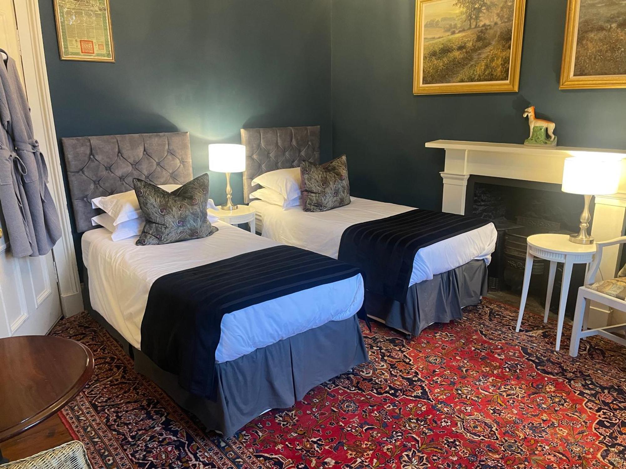 Six Brunton Place Guest House 에든버러 외부 사진