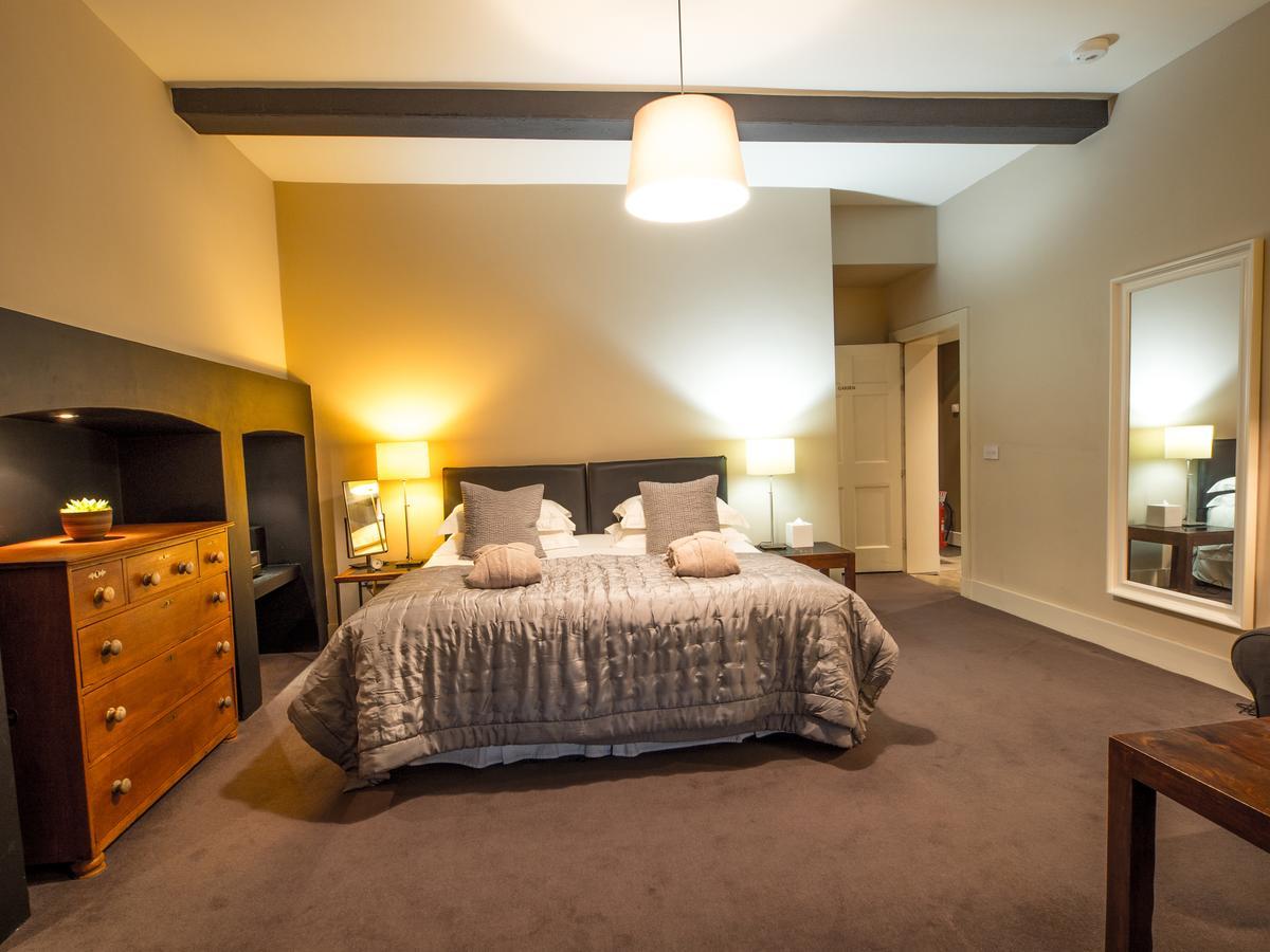 Six Brunton Place Guest House 에든버러 외부 사진