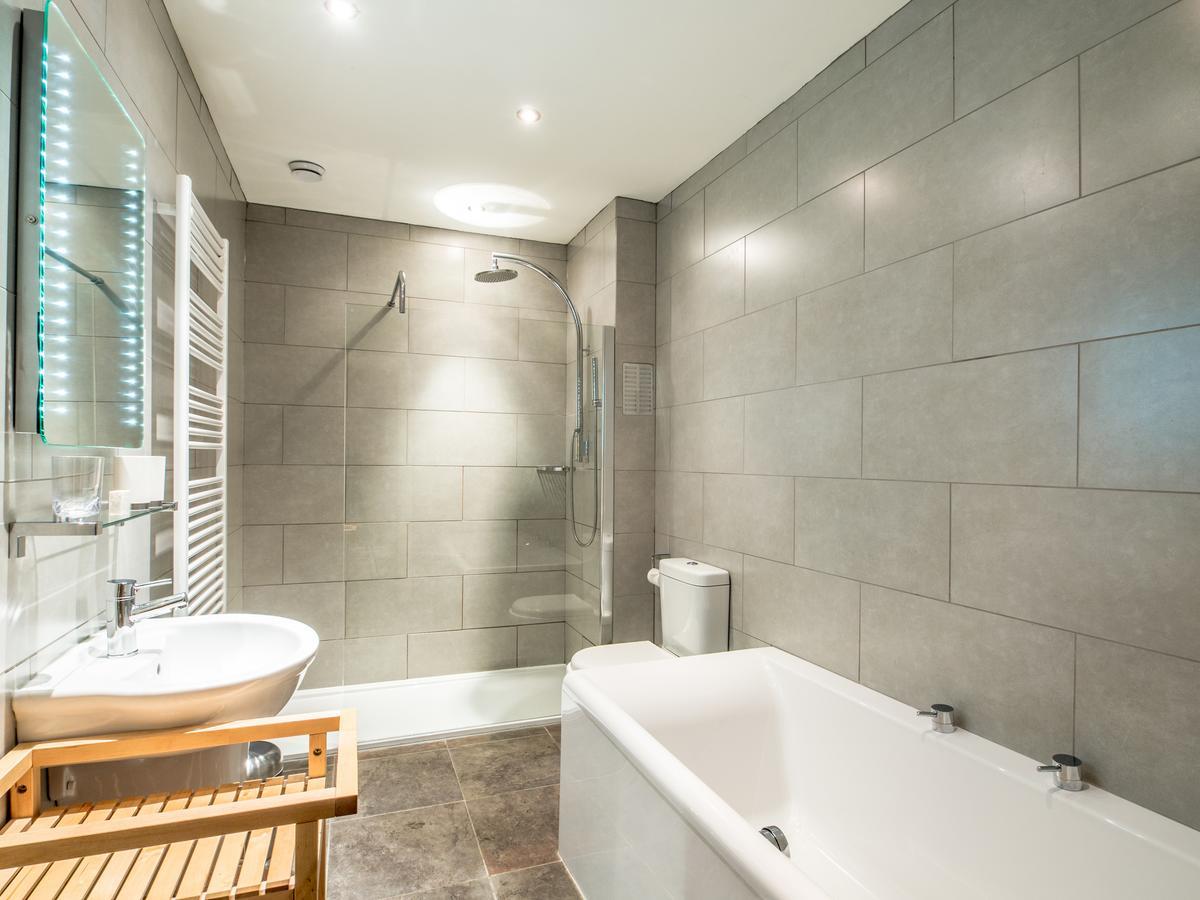 Six Brunton Place Guest House 에든버러 외부 사진
